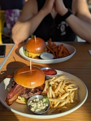 Simmzy's by null