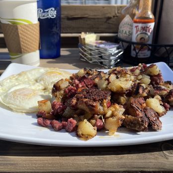 Village Cafe - Corned beef and hash - Coffee & Tea Near Me - Saint Johns, Arizona
