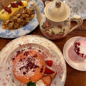 Little Hen - Rose petal pancakes - Breakfast & Brunch Near Me - Miami, Florida Little Hen - Rose petal pancakes - Breakfast & Brunch Near Me - Miami, Florida