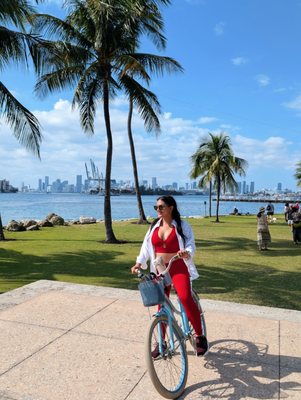 South Pointe by null