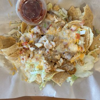 Ralph's Harborview Bar & Grill - Chicken and beef half order nachos - New American Near Me - Gilbertsville, Kentucky