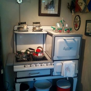 Vintage Pursuits - Antiques Near Me - Kalispell, Montana