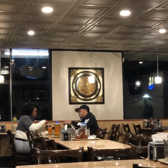 Com Tam Dat Thanh - Customer dinning in warm lightening. - Vietnamese Near Me - San Jose, California Com Tam Dat Thanh - Customer dinning in warm lightening. - Vietnamese Near Me - San Jose, California