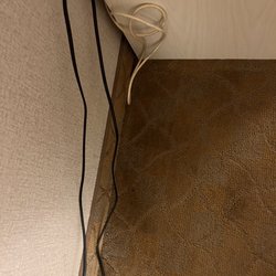 Travelodge by Wyndham Mill Valley/Sausalito - Stains like this throughout the flooring