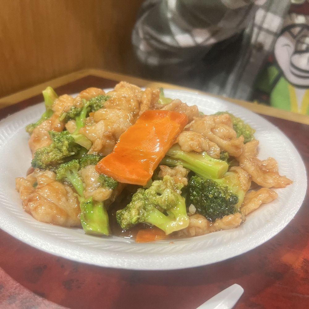 Hy-Yee - Broccoli Chicken - Chinese Near Me - Skiatook, Oklahoma