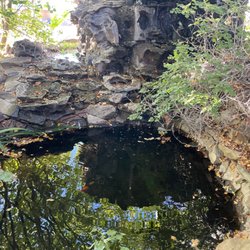 Shiloh Steakhouse - Outdoor water feature