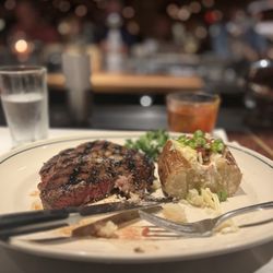 Houston's Restaurant
