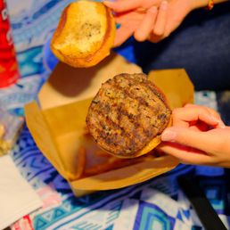 Cheeseburger with no Cheese??? Cheeseburger with no Cheese???