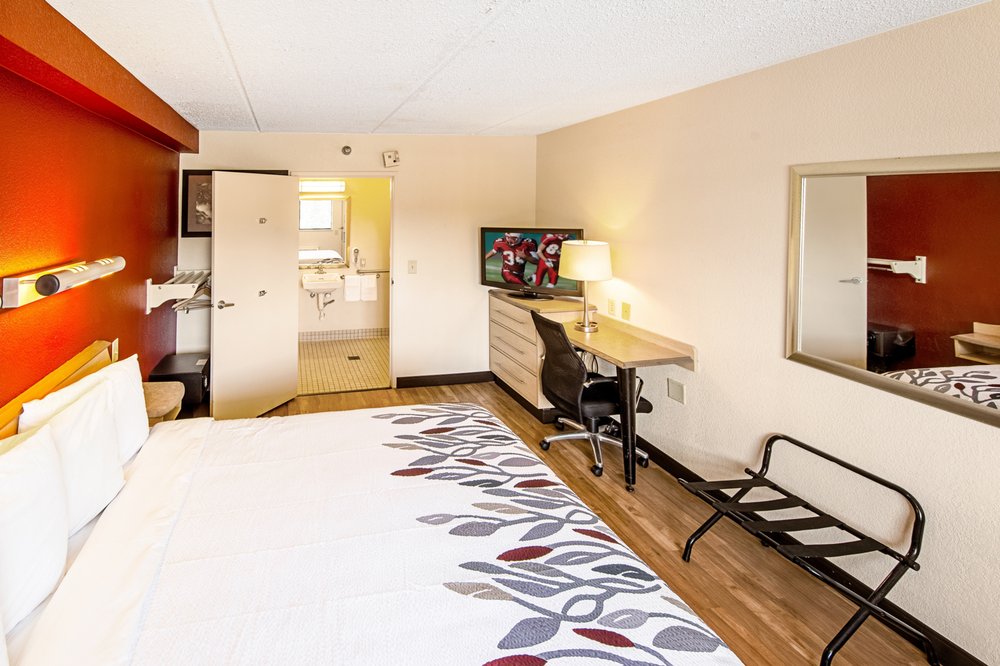 RED ROOF INN ALBANY AIRPORT - Updated July 2024 - 56 Photos & 61