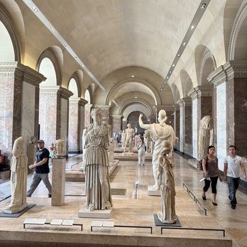 Musée du Louvre - Museums Near Me - Paris, 75