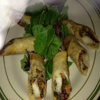 Lucky's 13 Pub - Walleye spring roll - Gastropubs Near Me - Fargo, North Dakota