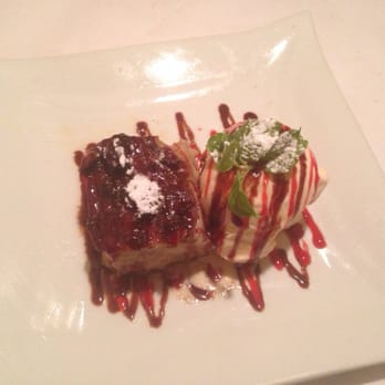 Max's Grill - Banana bread pudding with ice cram. So delicious! - Seafood Near Me - Pacific Grove, California