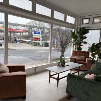 Crust Vegan Bakery - Cozy seating to watch the world go by - Bakeries Near Me - Philadelphia, Pennsylvania Crust Vegan Bakery - Cozy seating to watch the world go by - Bakeries Near Me - Philadelphia, Pennsylvania