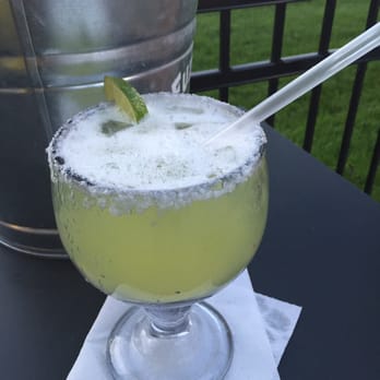 Fuzzy's Taco Shop - Margarita on the rocks - Mexican Near Me - Des Moines, Iowa