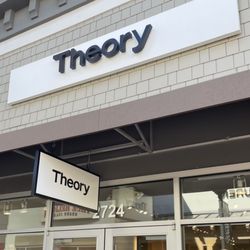 Theory Livermore Outlet - Front entrance