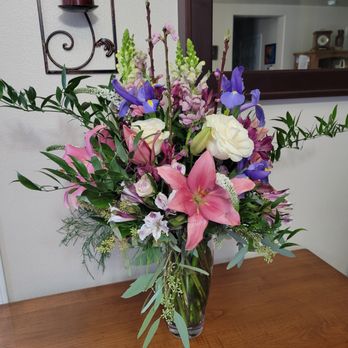 Ruby Bloom Floral + Gifts - Gift Shops Near Me - Caldwell, Idaho