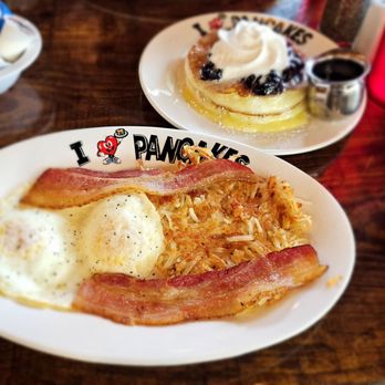 I Heart Pancakes - Lemon Blueberry Pancakes Breakfast Combo - Sandwiches Near Me - Irvine, California I Heart Pancakes - Lemon Blueberry Pancakes Breakfast Combo - Sandwiches Near Me - Irvine, California