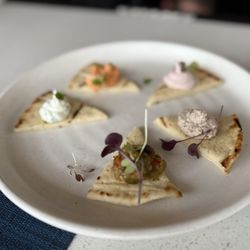 Molos - Happy hour spread sampler