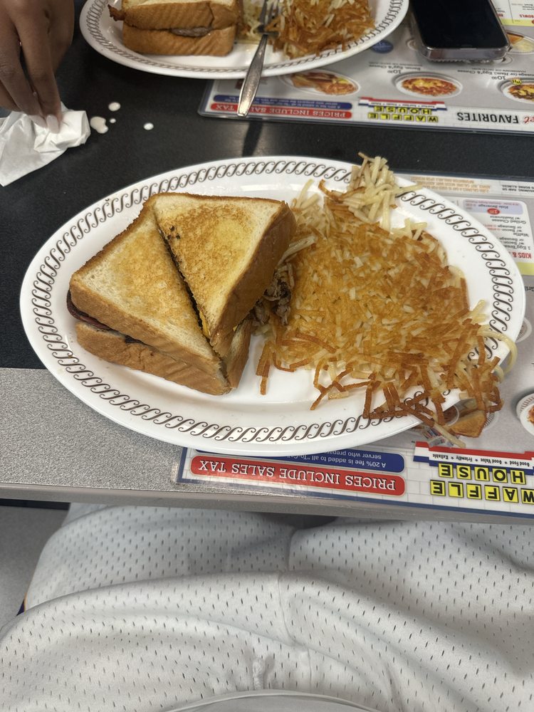 WAFFLE HOUSE Updated October 2024 55 Photos & 34 Reviews 1939 W