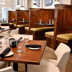 Avalon Links Restaurant - Indoor Seating