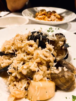 Betty Lou's Seafood & Grill by null