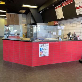 Pizzaissimo - Inside - Pizza Near Me - Brandon, Florida
