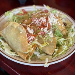 Los Gringos Locos - 3 shredded beef tacos