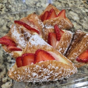 Cream Pan - 6 Strawberry croissants pack - Bakeries Near Me - Tustin, California Cream Pan - 6 Strawberry croissants pack - Bakeries Near Me - Tustin, California