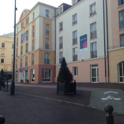 Residence Cerise Maisons-Laffitte - The front of the hotel.