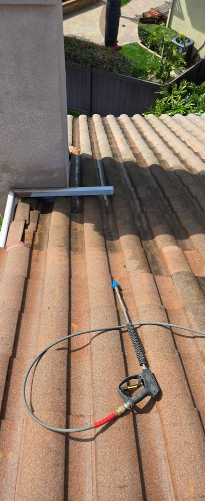 Slide of Cali Roof Cleaning