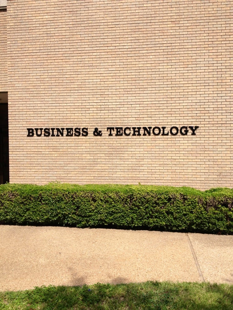 MCLENNAN COMMUNITY COLLEGE Updated February 2025 1400 College Dr, Waco, Texas Colleges