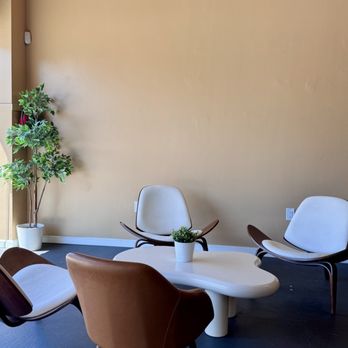 Bread N Butter - Coffee & Tea Near Me - Los Angeles, California