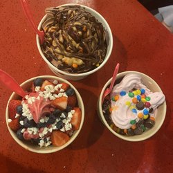 Twist It Top It - Frozen Yogurt in a Paper Cup
