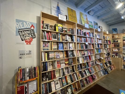 Tombolo Books by null