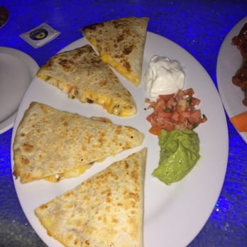 Cue Bar - Chicken Quesadilla - Pool Halls Near Me - Bayside, New York