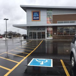 ALDI - Lots of handicapped and handicap adjacent parking. Easy to access entrance.