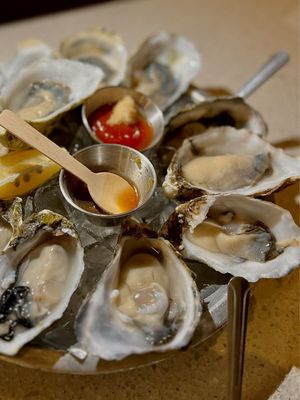 EMC Seafood & Raw Bar by null