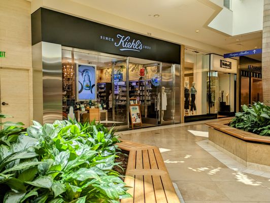 South Coast Plaza by null