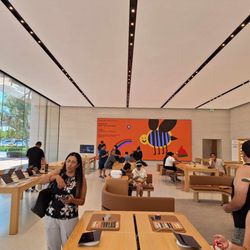 Apple Irvine Spectrum Center