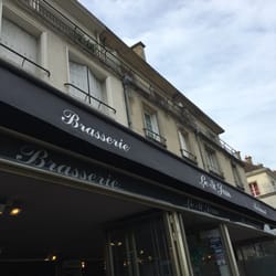 Le Saint-Jean - Front of restaurant.