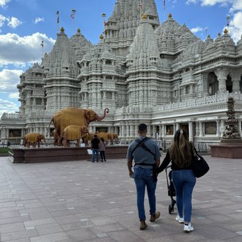 BAPS Swaminarayan Akshardham - Hindu Temples Near Me - Robbinsville, New Jersey