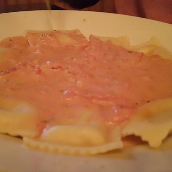Lebro's Restaurant - Uninspired, can't even put basil as garnish. Looks boring. - Italian Near Me - Getzville, New York Lebro's Restaurant - Uninspired, can't even put basil as garnish. Looks boring. - Italian Near Me - Getzville, New York