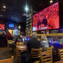 Sidelines Restaurant & Sports Bar - Inside seating