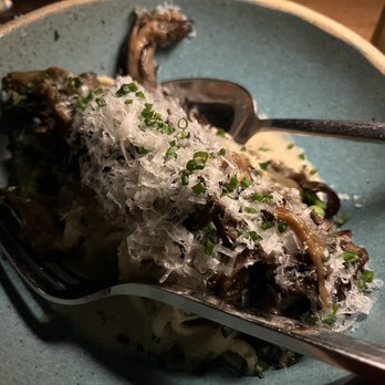 Verse - Mushroom linguine - awesome - Seafood Near Me - Toluca Lake, California Verse - Mushroom linguine - awesome - Seafood Near Me - Toluca Lake, California