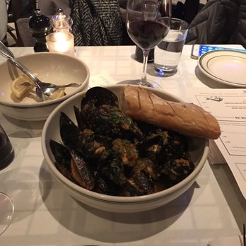 LUXBAR - Huge, meaty, delicious mussels - Bars Near Me - Chicago, Illinois