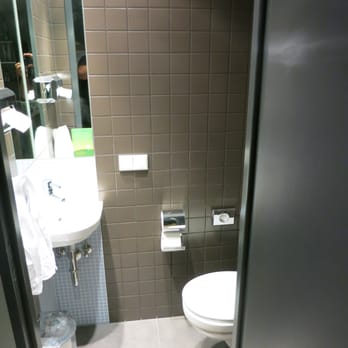 MEININGER Hotel Berlin Airport - A small additional toilet/sink. - Hotels Near Me - Berlin, BE
