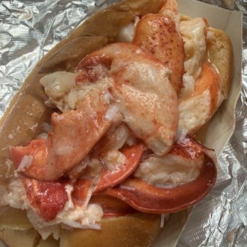 James Hook & Co - Regular Lobster Roll with Butter* - Seafood Near Me - Boston, Massachusetts James Hook & Co - Regular Lobster Roll with Butter* - Seafood Near Me - Boston, Massachusetts