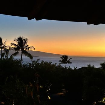 The Birdcage - Sunset view - Lounges Near Me - Wailea, Hawaii