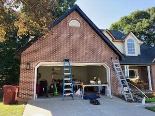 Righty Tighty Home Repair Logo