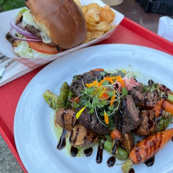 Alice's Restaurant - BMW burger & skirt steak - Diners Near Me - Woodside, California